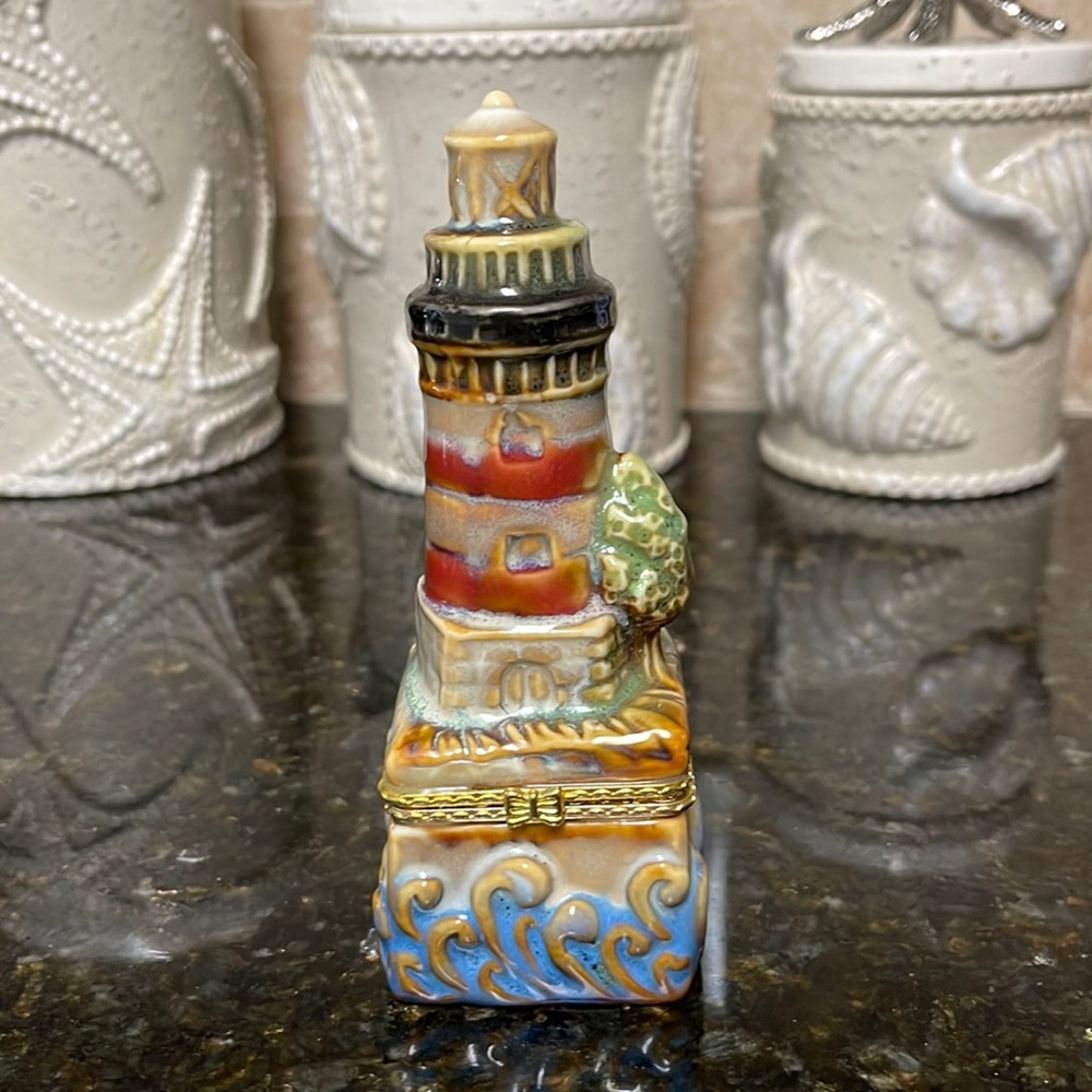Trinket Lighthouse